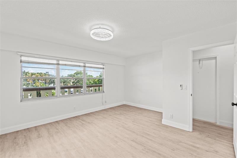 Image 13 of 27 For 204 Mansfield E  204