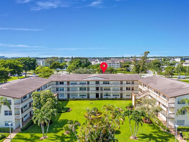 Image 17 of 27 For 204 Mansfield E  204