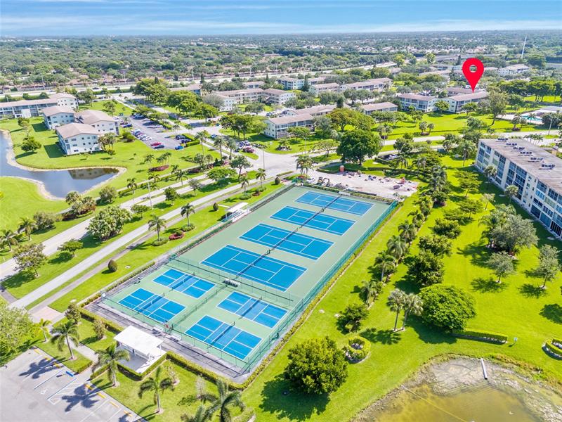 Image 20 of 27 For 204 Mansfield E  204