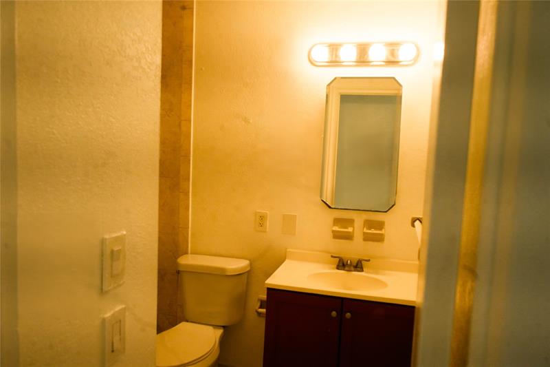 Image 11 of 44 For 4549 Baldric St