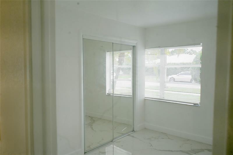 Image 12 of 44 For 4549 Baldric St