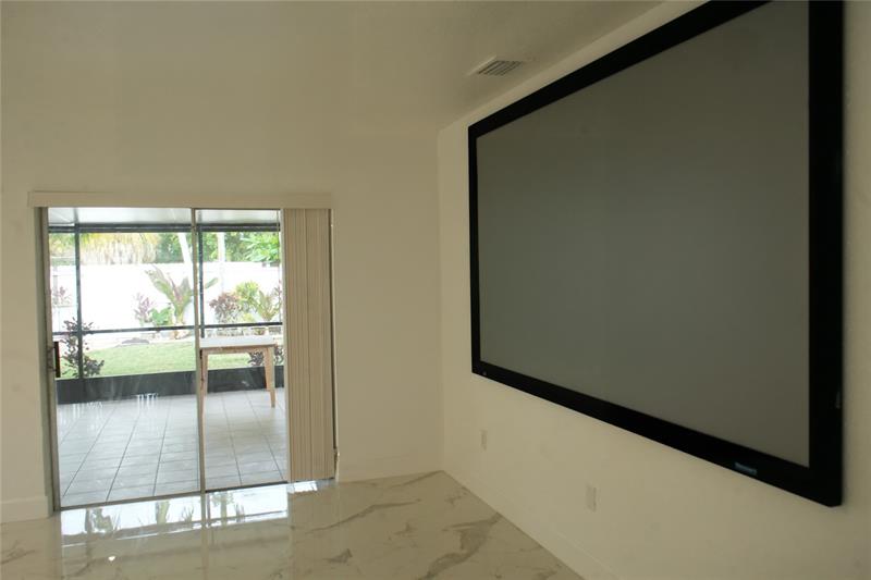 Image 17 of 44 For 4549 Baldric St