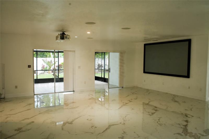 Image 20 of 44 For 4549 Baldric St