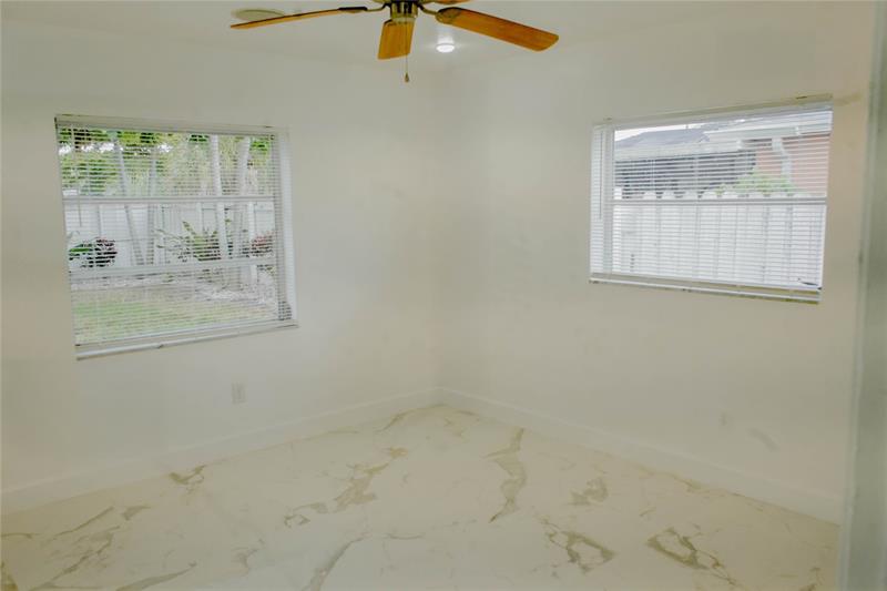 Image 22 of 44 For 4549 Baldric St