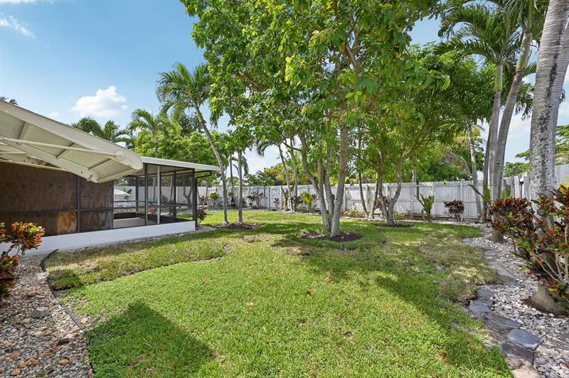 Image 23 of 44 For 4549 Baldric St