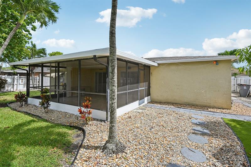 Image 27 of 44 For 4549 Baldric St