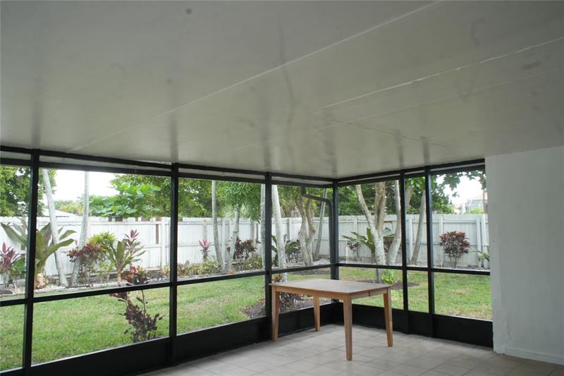 Image 5 of 44 For 4549 Baldric St