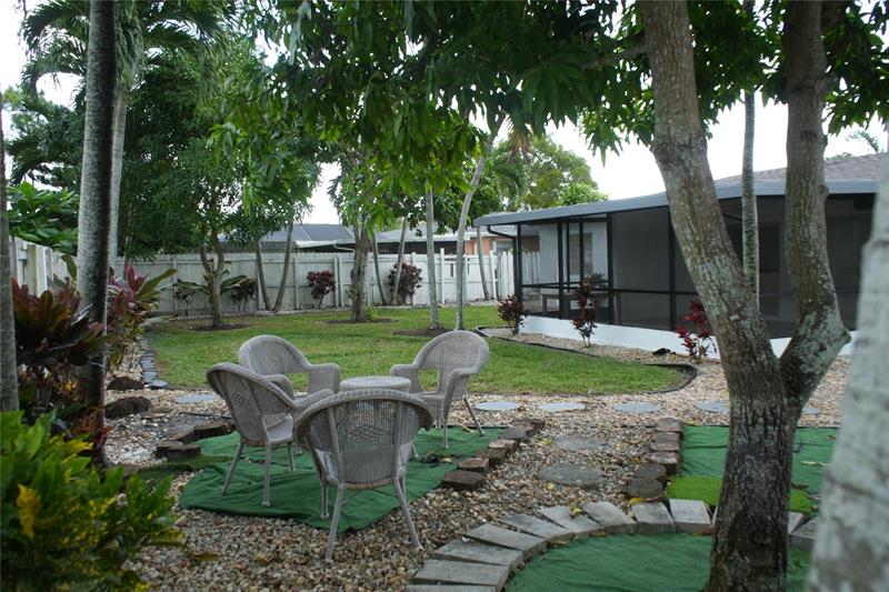 Image 7 of 44 For 4549 Baldric St