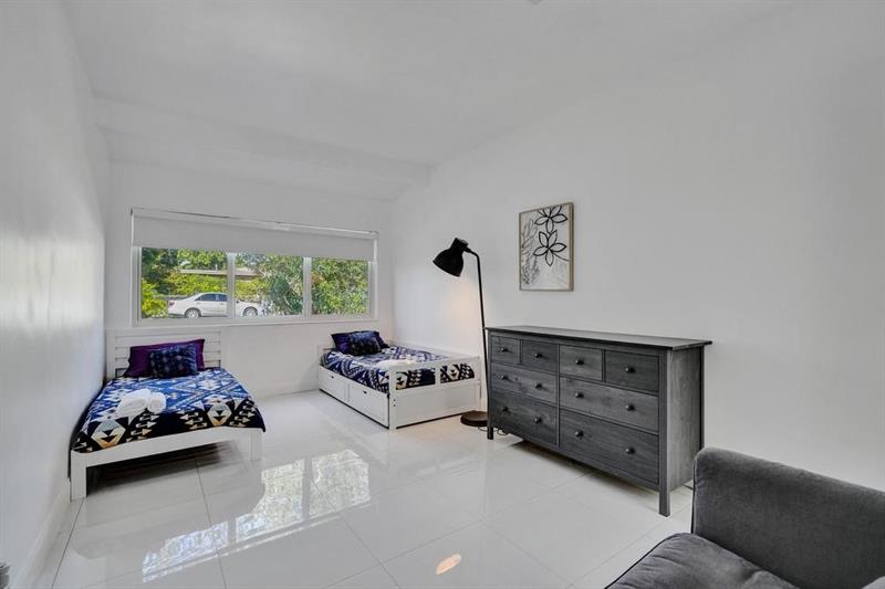 Image 32 of 50 For 1050 150th St