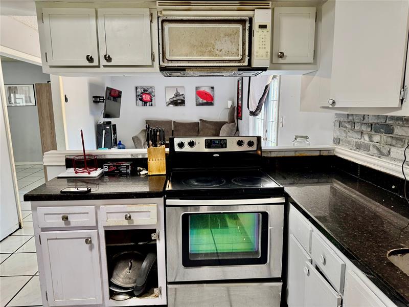 Image 10 of 32 For 8212 74th Ter