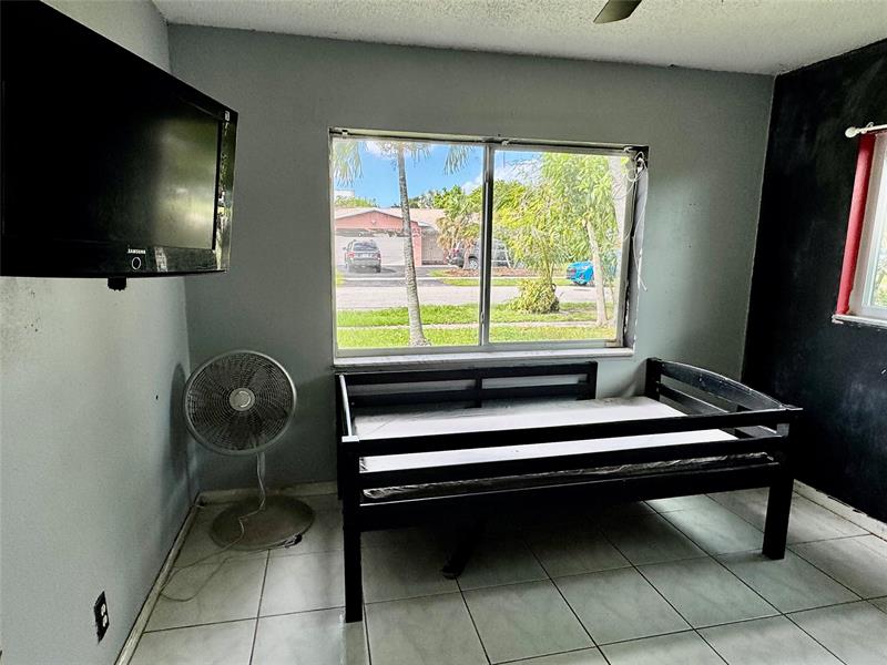 Image 15 of 32 For 8212 74th Ter