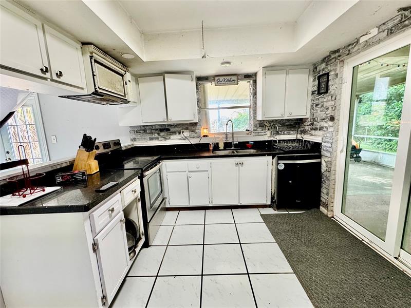 Image 9 of 32 For 8212 74th Ter