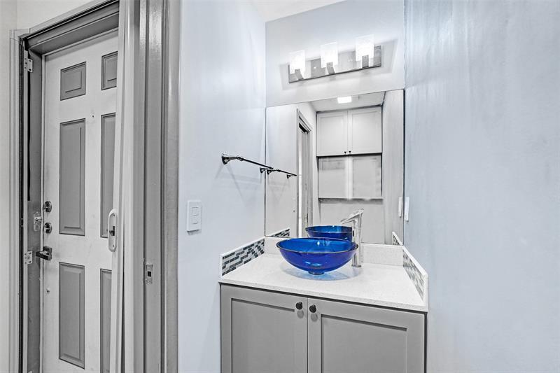 Image 16 of 31 For 3044 Oakland Forest Dr  2408