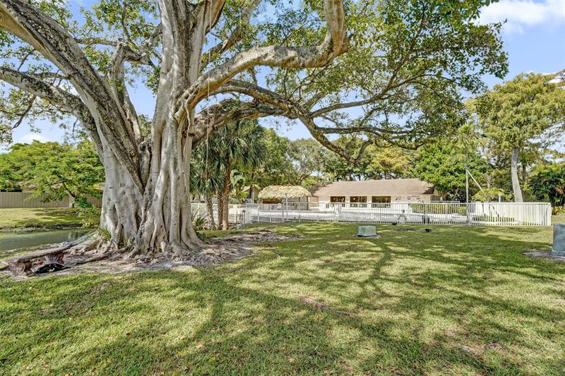 Image 32 of 32 For 3044 Oakland Forest Dr  2408