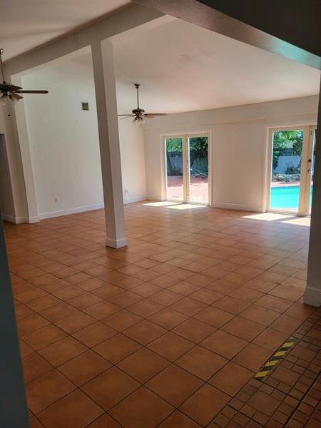 Image 11 of 23 For 15831 Palmetto Club Dr