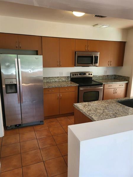 Image 14 of 23 For 15831 Palmetto Club Dr