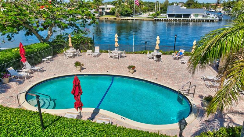 Image 11 of 46 For 985 19 Ave  204