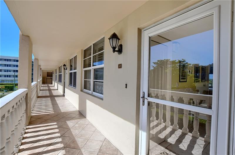 Image 6 of 9 For 985 19 Ave  204