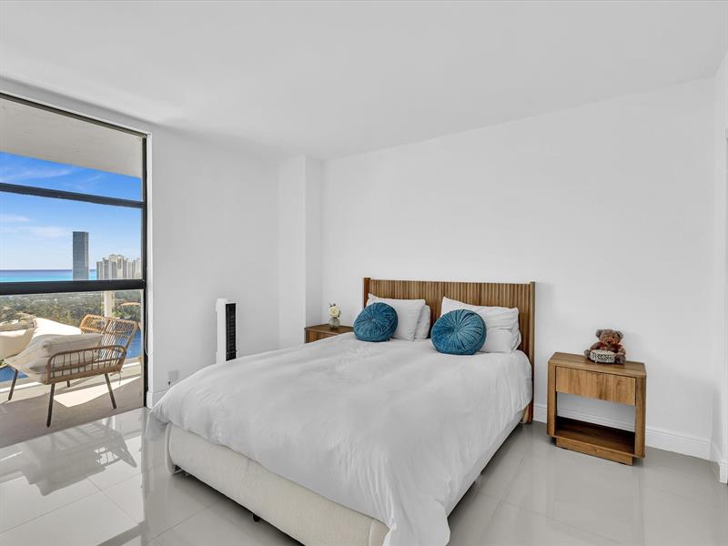 Image 15 of 46 For 20515 Country Club Dr  2144