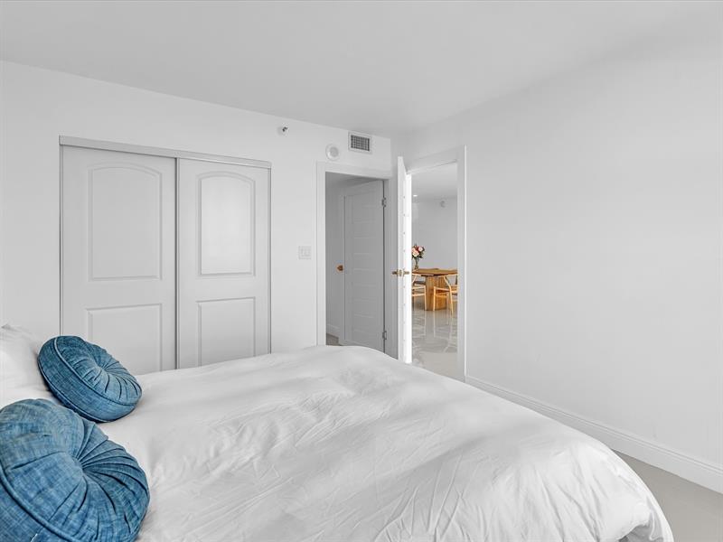 Image 16 of 46 For 20515 Country Club Dr  2144