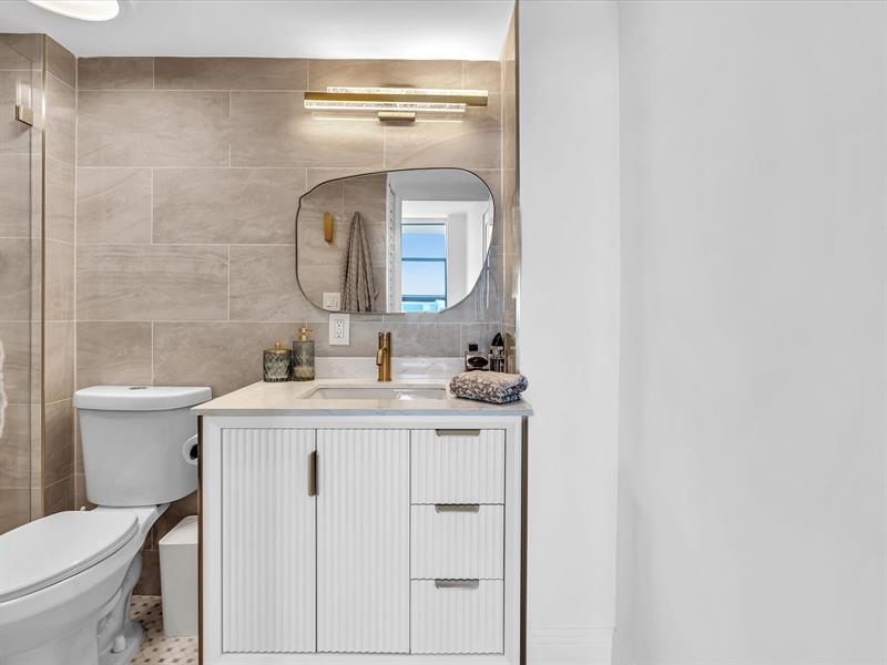 Image 17 of 46 For 20515 Country Club Dr  2144