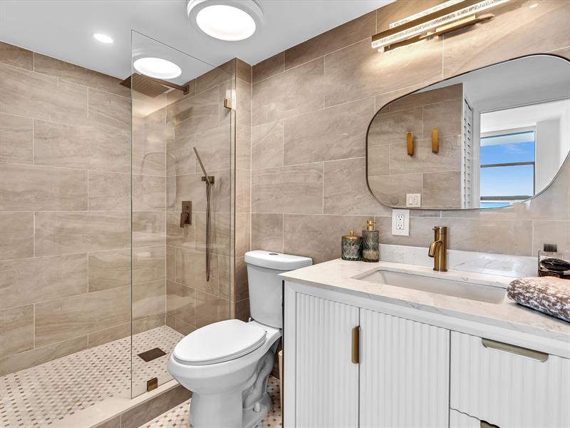 Image 18 of 46 For 20515 Country Club Dr  2144