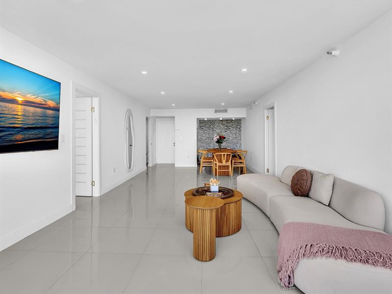 Image 25 of 46 For 20515 Country Club Dr  2144