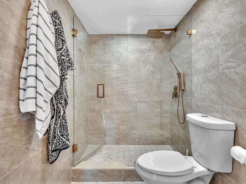 Image 30 of 46 For 20515 Country Club Dr  2144