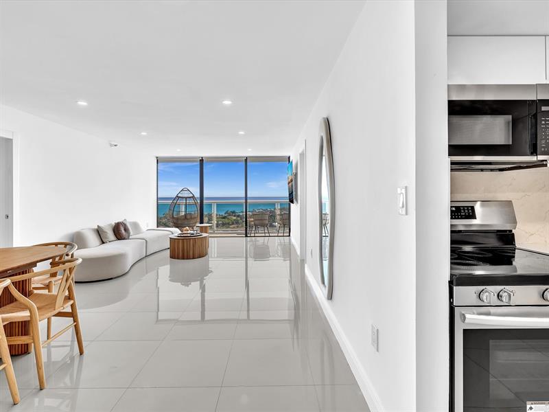 Image 5 of 46 For 20515 Country Club Dr  2144