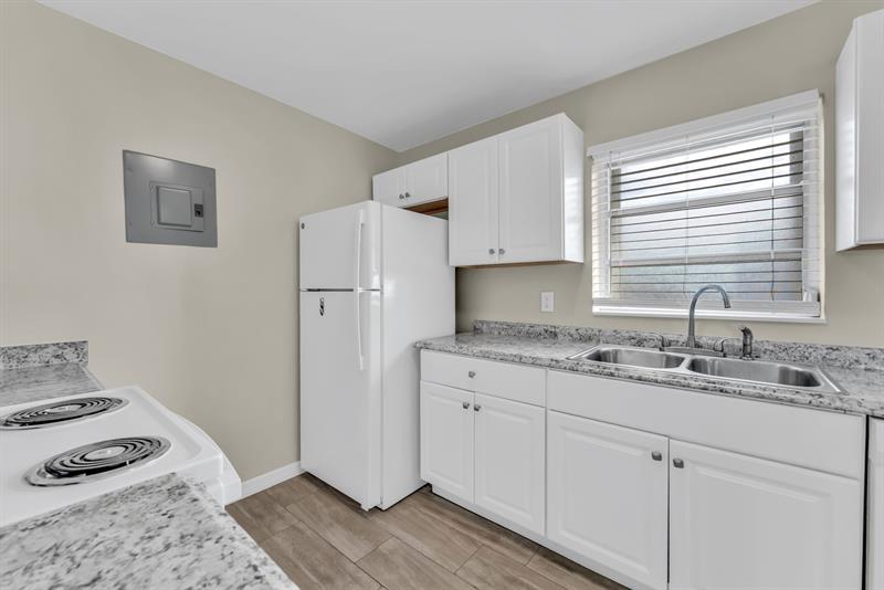 Image 8 of 9 For 2935 Washington St