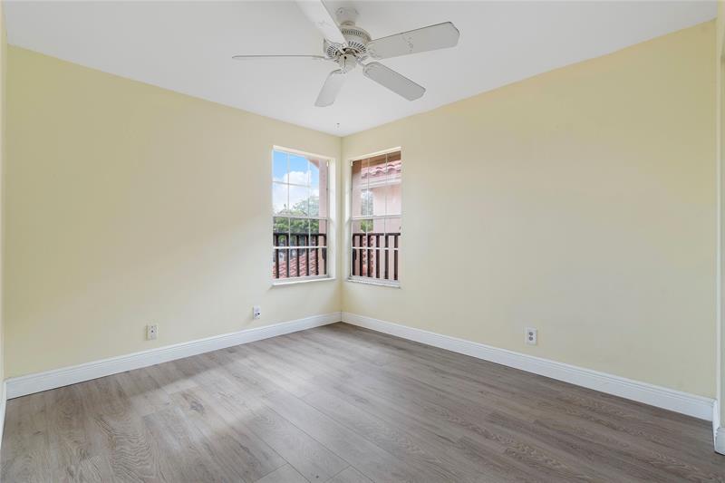 Image 24 of 32 For 10856 Cypress Glen Dr  10856