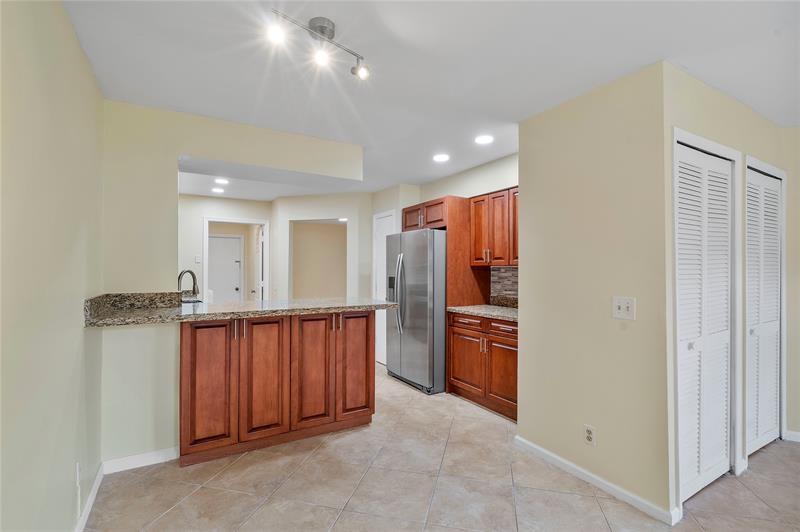 Image 7 of 32 For 10856 Cypress Glen Dr  10856