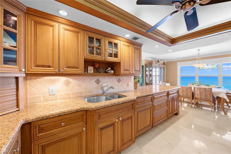 Image 14 of 53 For 3900 Galt Ocean Dr  1017