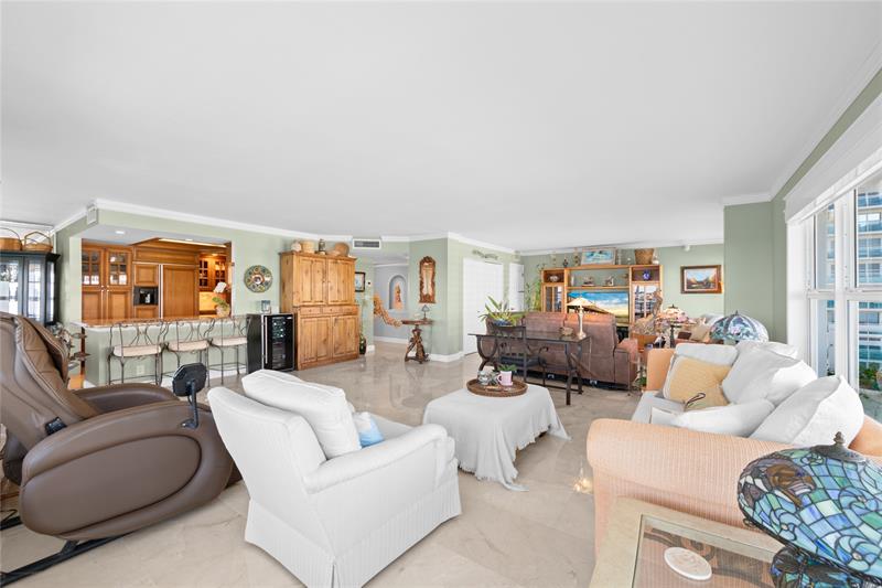 Image 19 of 53 For 3900 Galt Ocean Dr  1017