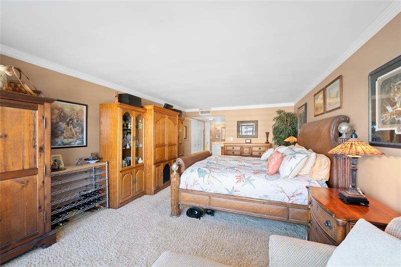 Image 26 of 53 For 3900 Galt Ocean Dr  1017