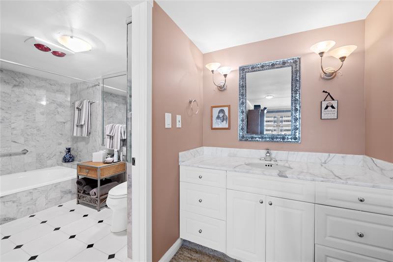 Image 30 of 53 For 3900 Galt Ocean Dr  1017