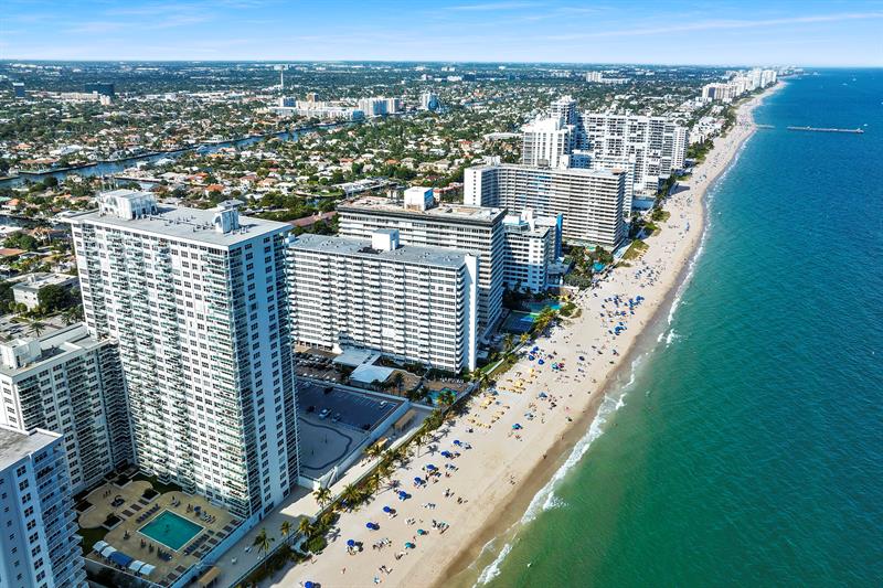 Image 39 of 53 For 3900 Galt Ocean Dr  1017