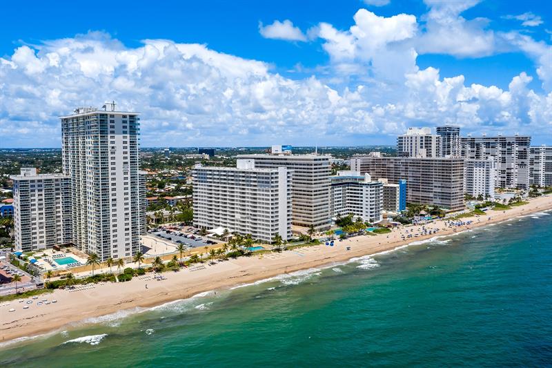 Image 45 of 53 For 3900 Galt Ocean Dr  1017