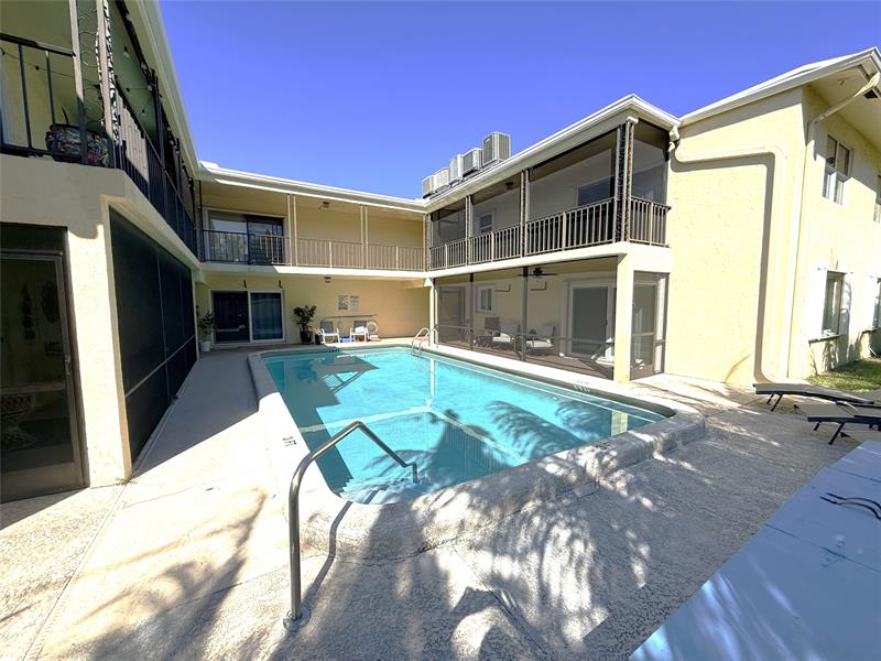 Image 3 of 15 For 1962 6th St  3b