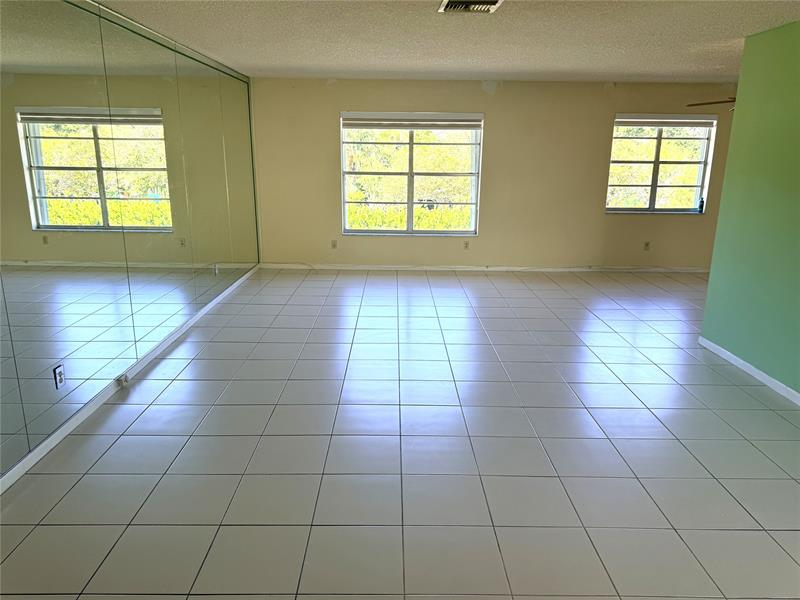 Image 6 of 15 For 1962 6th St  3b