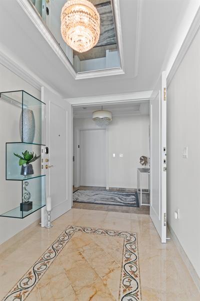 Image 26 of 97 For 1063 Hillsboro Mile  501