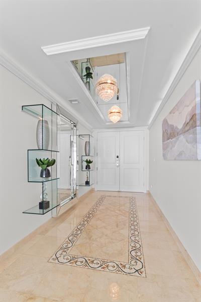 Image 27 of 97 For 1063 Hillsboro Mile  501