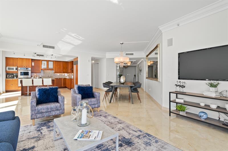 Image 31 of 97 For 1063 Hillsboro Mile  501