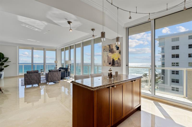 Image 35 of 97 For 1063 Hillsboro Mile  501