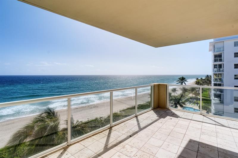 Image 38 of 97 For 1063 Hillsboro Mile  501