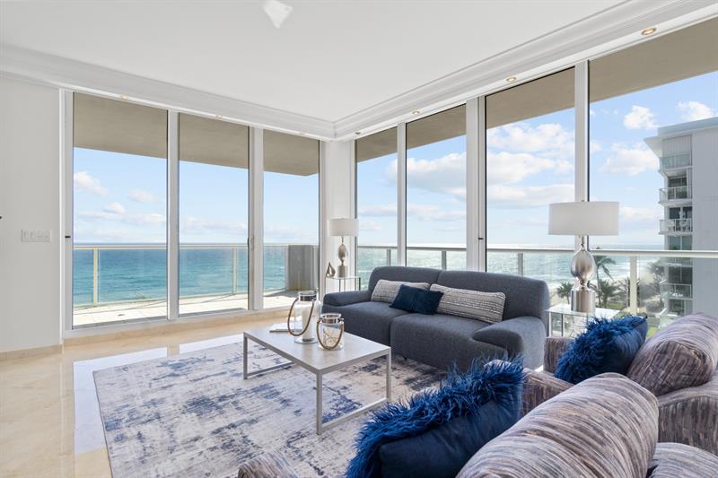 Image 40 of 97 For 1063 Hillsboro Mile  501