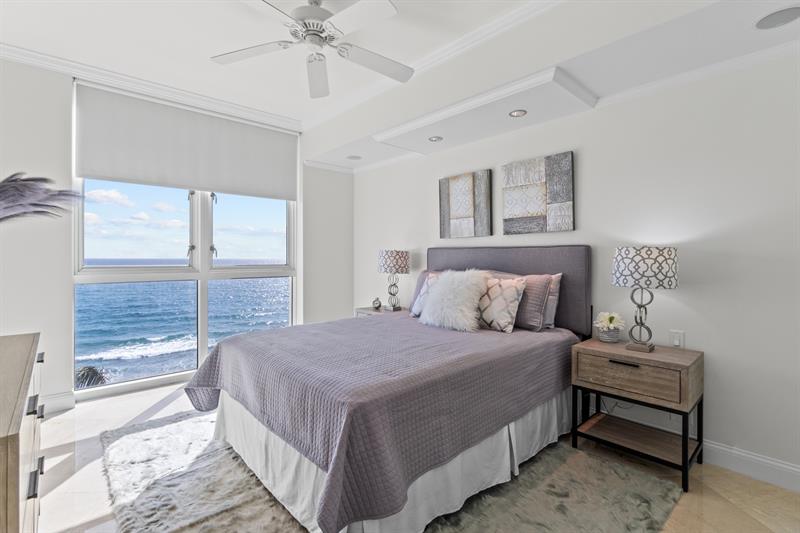 Image 52 of 97 For 1063 Hillsboro Mile  501