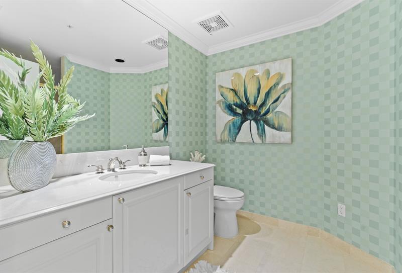 Image 56 of 97 For 1063 Hillsboro Mile  501