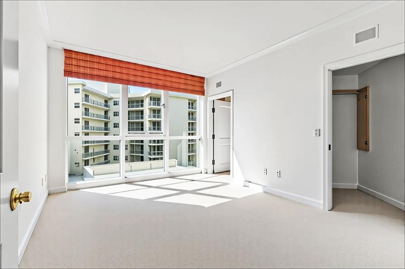 Image 61 of 97 For 1063 Hillsboro Mile  501