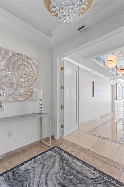 Image 67 of 97 For 1063 Hillsboro Mile  501